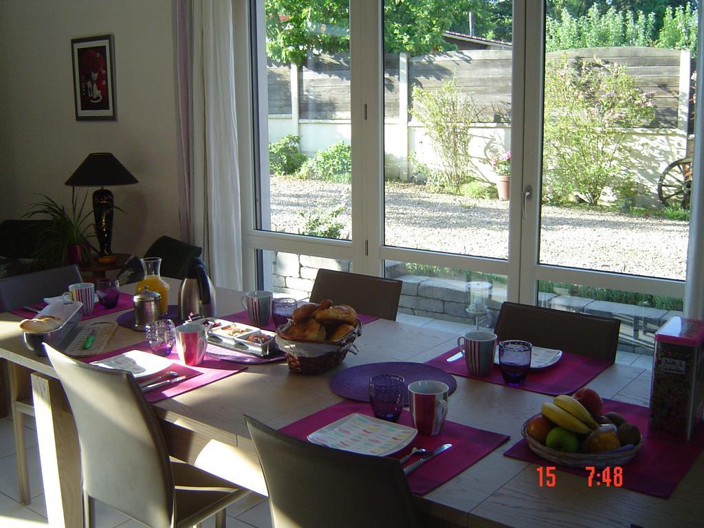 Aux Plumes De Grigy Bed & Breakfast เมซ์ ภายนอก รูปภาพ